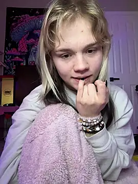 Snapshot of Cutiepiespanks chatting on February 11, 2026, 1:10 am Cutiepiespanks online show from February 11, 2026, 1:10 am