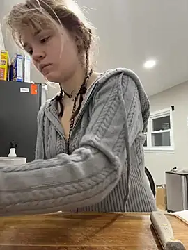 Snapshot of Cutiepiespanks chatting on February 15, 2026, 12:51 am Cutiepiespanks online show from February 15, 2026, 12:51 am