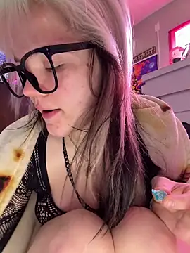 Snapshot of Cutiepiespanks chatting on March 21, 2026, 6:11 pm Cutiepiespanks online show from March 21, 2026, 6:11 pm