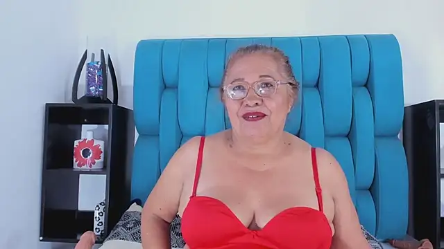 Keira Lennox online show from January 6, 2025, 4:34 pm
