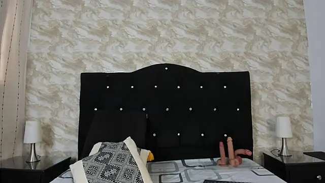 Keira Lennox online show from October 17, 2025, 11:46 am