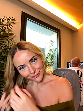 EmaSalis online show from October 1, 2025, 9:48 am