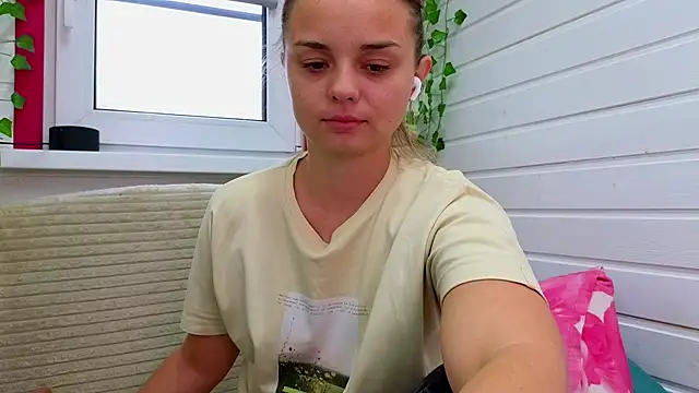 Misss Vikk online show from October 16, 2025, 7:31 am