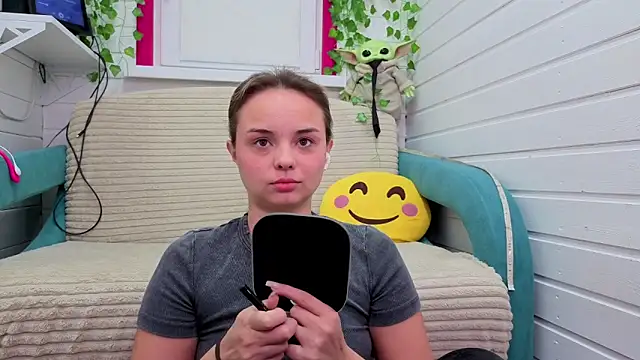 Misss Vikk online show from November 9, 2025, 6:01 am