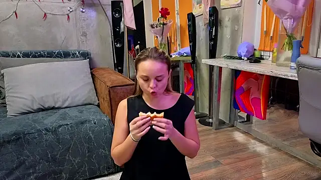 Misss Vikk online show from November 17, 2025, 2:45 pm