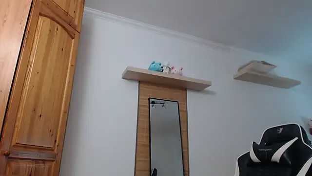 Lisakisss online show from March 27, 2026, 7:58 am