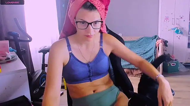 Snapshot of MollyLollipop chatting on August 6, 2026, 7:32 am MollyLollipop online show from August 6, 2026, 7:32 am