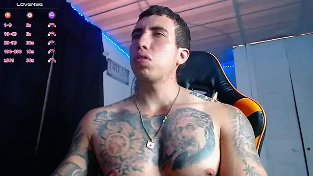 Snapshot of Adam_Hudsond chatting on November 13, 2025, 3:00 pm Adam Hudsond online show from November 13, 2025, 3:00 pm