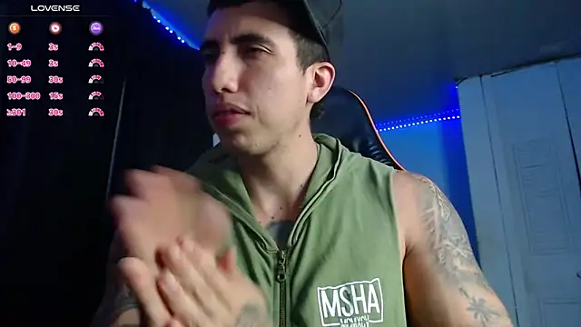 Snapshot of Adam_Hudsond chatting on November 14, 2025, 3:05 am Adam Hudsond online show from November 14, 2025, 3:05 am