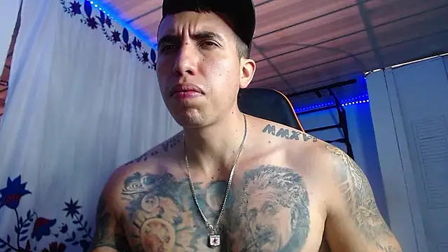 Snapshot of Adam_Hudsond chatting on January 7, 2026, 1:57 pm Adam Hudsond online show from January 7, 2026, 1:57 pm