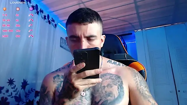 Snapshot of Adam_Hudsond chatting on January 14, 2026, 2:12 pm Adam Hudsond online show from January 14, 2026, 2:12 pm