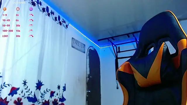 Snapshot of Adam_Hudsond chatting on January 16, 2026, 12:14 am Adam Hudsond online show from January 16, 2026, 12:14 am