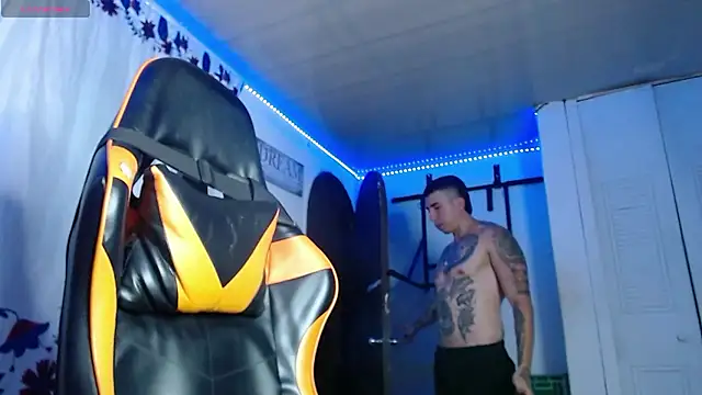 Snapshot of Adam_Hudsond chatting on January 16, 2026, 10:47 pm Adam Hudsond online show from January 16, 2026, 10:47 pm