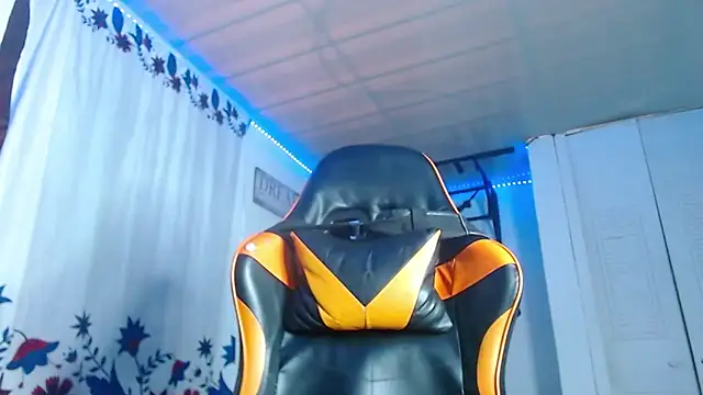 Snapshot of Adam_Hudsond chatting on February 11, 2026, 12:54 pm Adam Hudsond online show from February 11, 2026, 12:54 pm