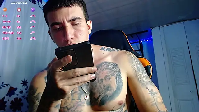 Snapshot of Adam_Hudsond chatting on February 25, 2026, 10:30 pm Adam Hudsond online show from February 25, 2026, 10:30 pm