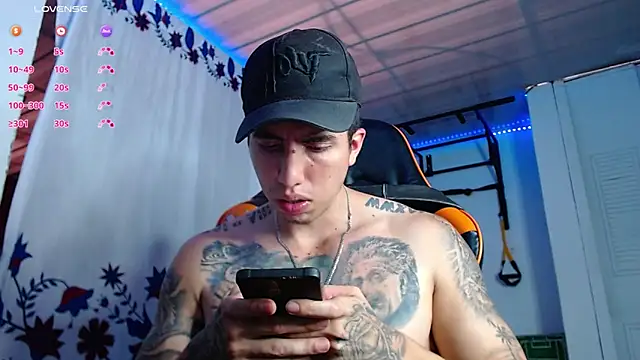 Snapshot of Adam_Hudsond chatting on March 7, 2026, 8:39 pm Adam Hudsond online show from March 7, 2026, 8:39 pm