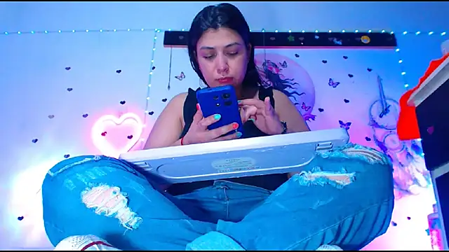 Snapshot of oliviarodriguez2u chatting on May 6, 2026, 9:53 pm oliviarodriguez2u online show from May 6, 2026, 9:53 pm