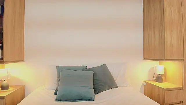 Isabella Harley online show from September 15, 2025, 1:55 pm