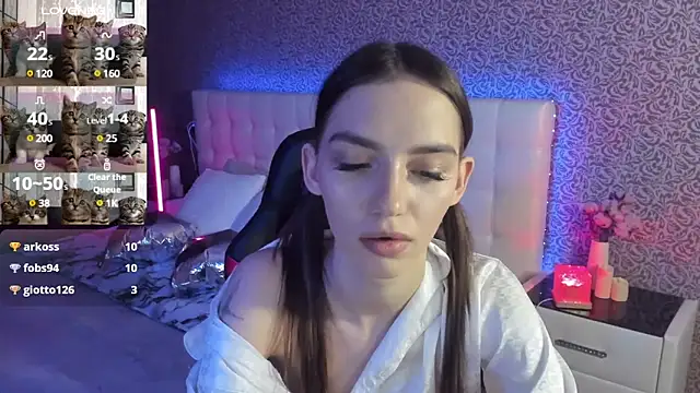 SophieCatty online show from February 28, 2025, 2:42 pm