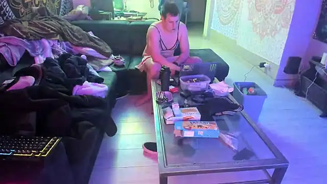 Snapshot of slankecrosdresser chatting on February 16, 2025, 9:48 pm slankecrosdresser online show from February 16, 2025, 9:48 pm