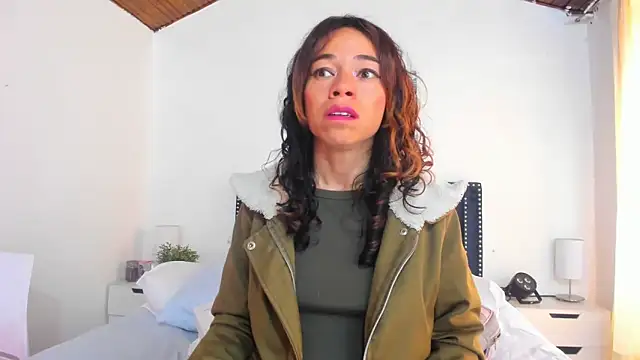 ZulyMichels online show from February 10, 2025, 3:53 pm