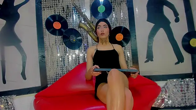 nickyminach  online show from February 8, 2025, 7:27 pm