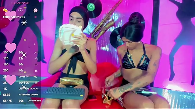 nickyminach  online show from February 20, 2025, 7:19 pm