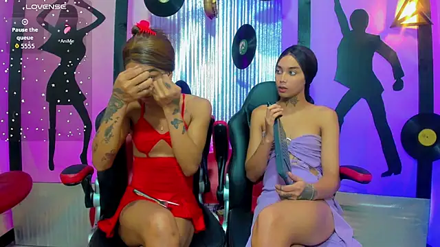 nickyminach  online show from December 5, 2025, 12:03 pm