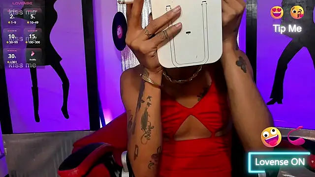 nickyminach  online show from February 5, 2026, 3:33 am