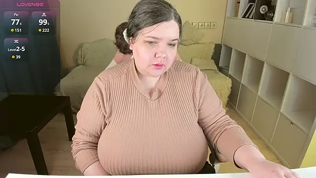 PlumPie online show from September 9, 2025, 5:23 pm