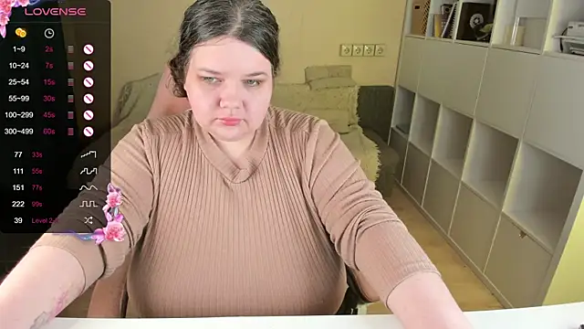 PlumPie online show from December 20, 2025, 3:57 am