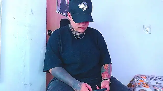 Techno 420  online show from December 20, 2024, 6:02 pm