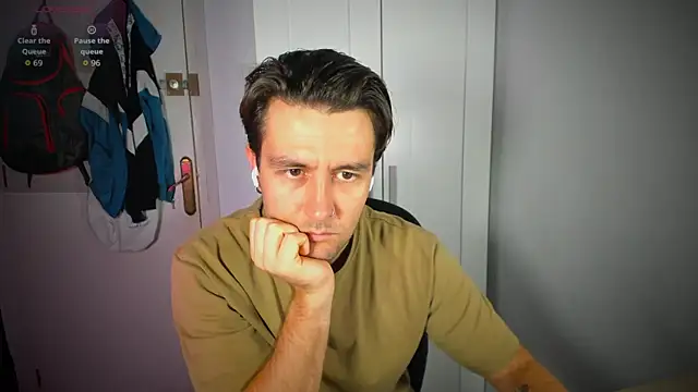 Snapshot of HonestAndrew chatting on October 21, 2025, 5:52 am HonestAndrew online show from October 21, 2025, 5:52 am