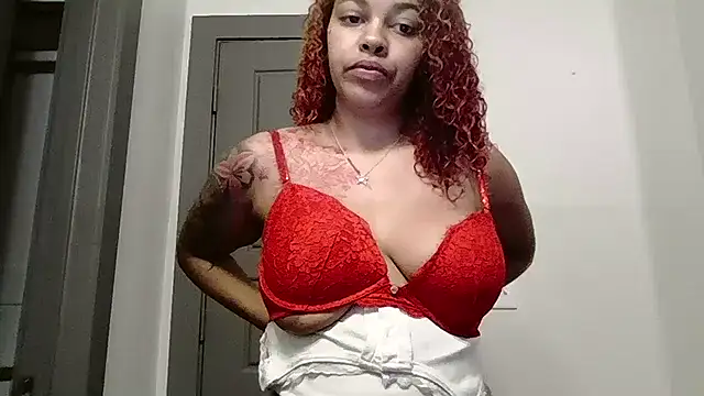 Cloutchasercrystall online show from September 18, 2025, 1:35 pm