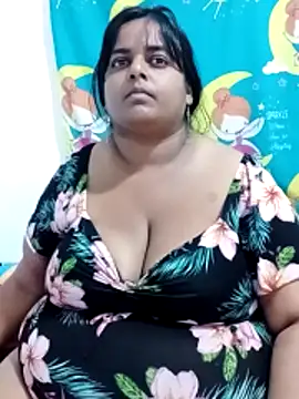 Snapshot of SusanaEshwar chatting on February 24, 2026, 9:13 pm SusanaEshwar online show from February 24, 2026, 9:13 pm