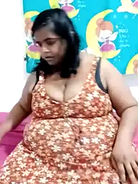 Snapshot of SusanaEshwar chatting on February 28, 2026, 1:39 am SusanaEshwar online show from February 28, 2026, 1:39 am