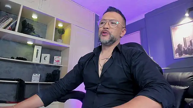 MrFrank tattoo online show from December 16, 2025, 1:05 pm