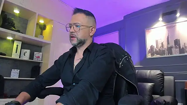 MrFrank tattoo online show from December 20, 2025, 11:28 am