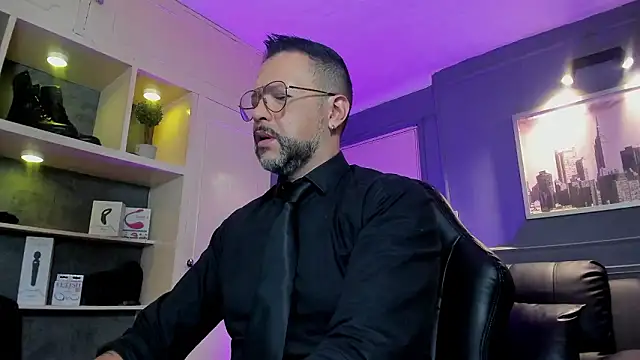 Snapshot of MrFrank_tattoo chatting on February 2, 2026, 10:36 am MrFrank tattoo online show from February 2, 2026, 10:36 am