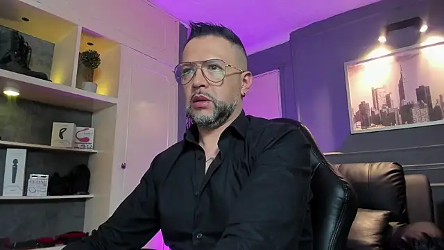 Snapshot of MrFrank_tattoo chatting on February 9, 2026, 10:30 am MrFrank tattoo online show from February 9, 2026, 10:30 am