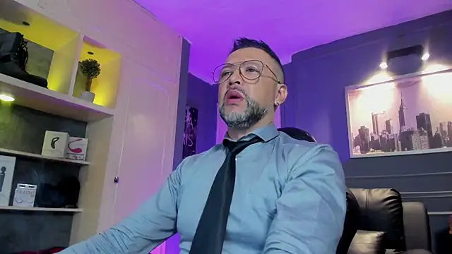 Snapshot of MrFrank_tattoo chatting on February 11, 2026, 10:31 am MrFrank tattoo online show from February 11, 2026, 10:31 am