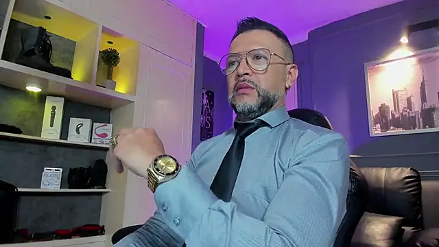 Snapshot of MrFrank_tattoo chatting on February 16, 2026, 10:33 am MrFrank tattoo online show from February 16, 2026, 10:33 am