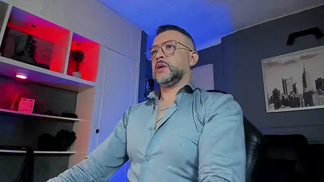 Snapshot of MrFrank_tattoo chatting on February 25, 2026, 10:36 am MrFrank tattoo online show from February 25, 2026, 10:36 am