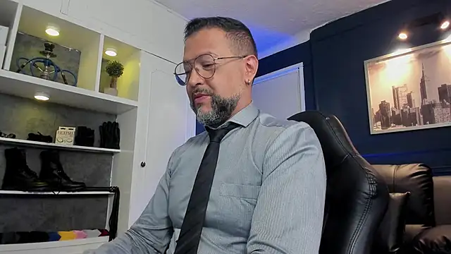 Snapshot of MrFrank_tattoo chatting on June 4, 2026, 1:39 pm MrFrank tattoo online show from June 4, 2026, 1:39 pm