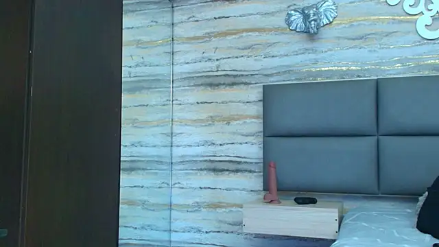 Snapshot of oliver__brown chatting on December 21, 2025, 12:18 am oliver brown online show from December 21, 2025, 12:18 am