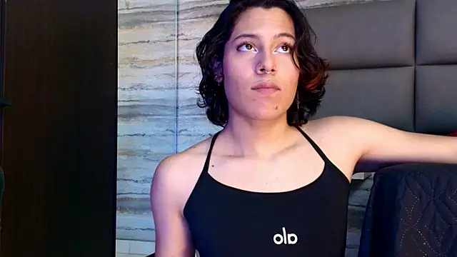 Snapshot of oliver__brown chatting on January 10, 2026, 12:01 am oliver brown online show from January 10, 2026, 12:01 am