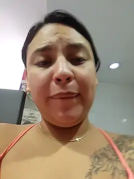 LizzRouse online show from November 10, 2025, 2:27 pm