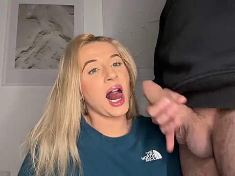 Strongqueen online show from March 21, 2025, 10:39 pm