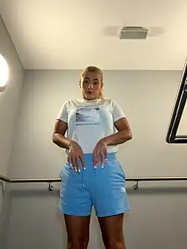 Strongqueen online show from October 10, 2025, 9:14 pm