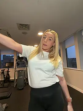 Strongqueen online show from March 22, 2026, 6:33 pm